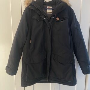 Fjallraven Black Nuuk parka